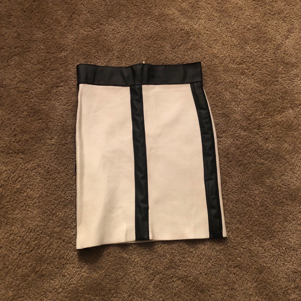 Bandage skirt with leather